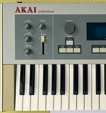 Akai-VX600